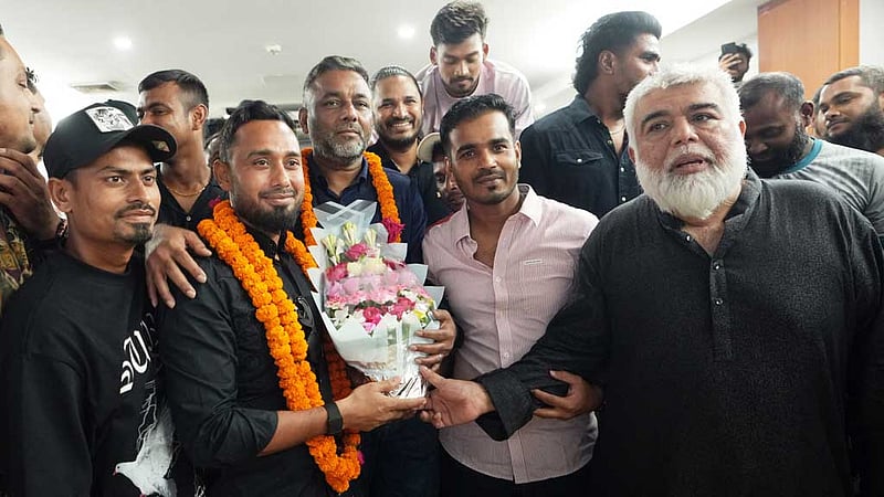 মিলনমেলায় উৎসবের আবহে ক্রিকেটারদের নতুন নেতা মিঠুন