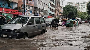 জলজটের জেরে শহরজুড়ে যানজট