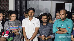 ডাকসু ভোট: ‘অসঙ্গতি’ নিয়ে প্রশাসনের গড়িমসি দেখছেন আবিদ-উমামা-কাদের