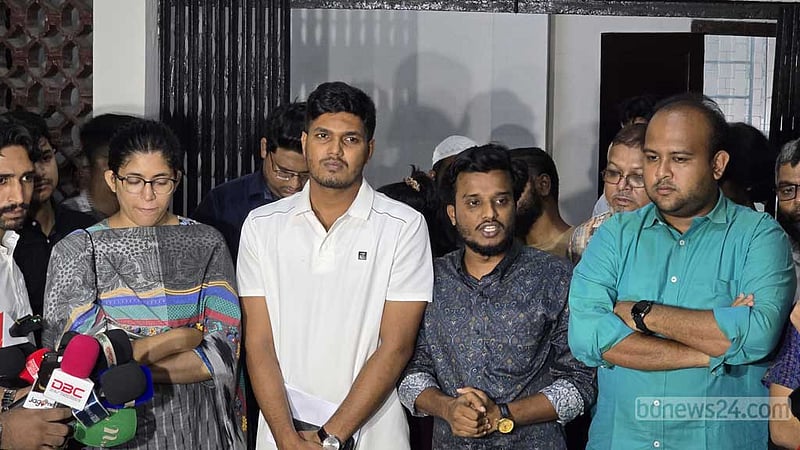 ডাকসু ভোট: ‘অসঙ্গতি’ নিয়ে প্রশাসনের গড়িমসি দেখছেন আবিদ-উমামা-কাদের