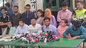 ডাকসু: প্রশাসন ‘পক্ষ নিচ্ছে’, অভিযোগ কাদের-বাকেরের