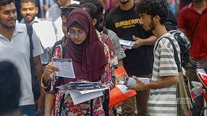 শেষ দিনের প্রচারে ব্যস্ত ডাকসু প্রার্থীরা