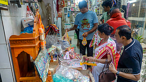 দুর্গাপূজার অর্থনীতি ও ঐক্যের বার্তা