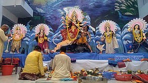 সপ্তমীতে 'কলাবউ স্নান', শুভবোধ জাগ্রত হওয়ার প্রত্যাশা