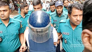 ‘সন্দেহজনক ঘোরাঘুরি’: বাংলাদেশি বংশোদ্ভূত সেই মার্কিন নাগরিককে রিমান্ডে চায় পুলিশ