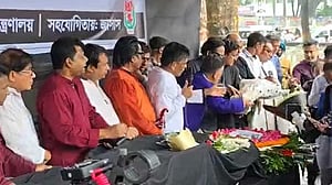 শহীদ মিনারে ফরিদা পারভীনকে শেষ বিদায়