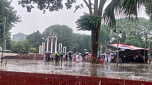 ভক্তরা কাঁদলেন, ‘কাঁদল’ আকাশ, বিদায় নিলেন ফরিদা পারভীন