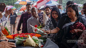 শেষ বিদায়ে ফরিদা পারভীনকে শ্রদ্ধা