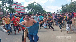 গাজীপুরে উচ্ছেদ অভিযানে ব্যবসায়ীদের হামলা, সার্ভেয়ার আহত