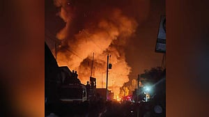 গাজীপুরে ঝুটের গুদামে আগুন, সাড়ে ৩ ঘণ্টায় নিয়ন্ত্রণ