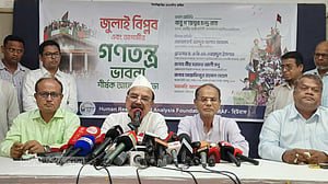 মৌলবাদীরা ‘বেহেশতের টিকেট’ বিক্রি করছে: গয়েশ্বর