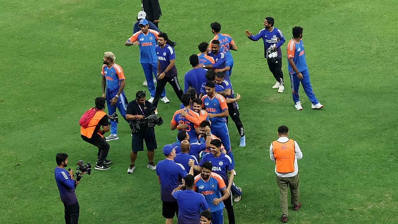 কম রানের রোমাঞ্চকর লড়াইয়ে পাকিস্তানকে হারিয়ে চ্যাম্পিয়ন ভারত