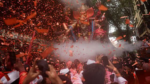 ভারতে উৎসবের বাজারে কর ছাড়ের স্বস্তি