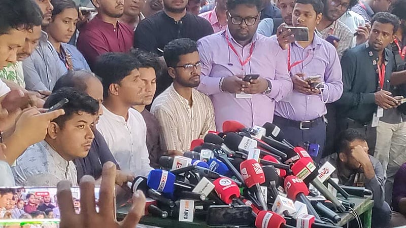 ডাকসু ভোট: নীলক্ষেত-শাহবাগে ‘যুদ্ধাংদেহী অবস্থানে’ জামায়াত, অভিযোগ আবিদের