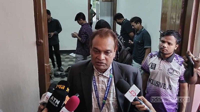 জাকসু ভোট গণনায় কয়েকজন ‘অসুস্থ’: প্রধান নির্বাচন কমিশনার