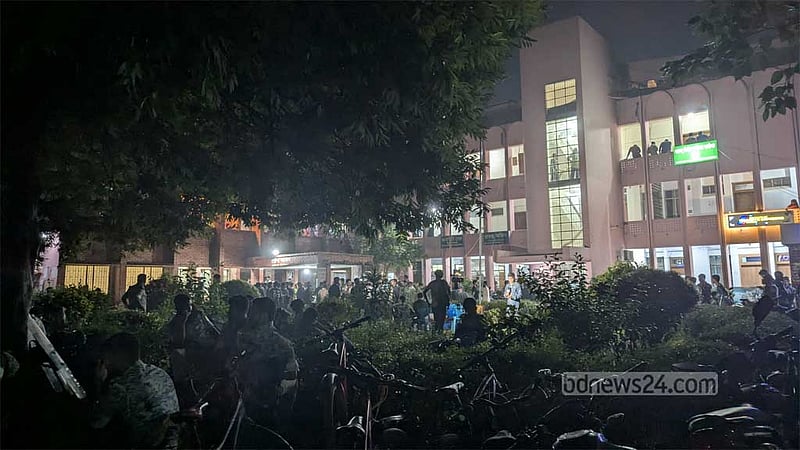 জাকসু: ঘটনাবহুল দ্বিতীয় দিন, মধ্যরাতেও ভোট গণনা