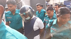 বাংলামোটরে মিছিল: আওয়ামী লীগ নেতা কামরুজ্জামান কারাগারে
