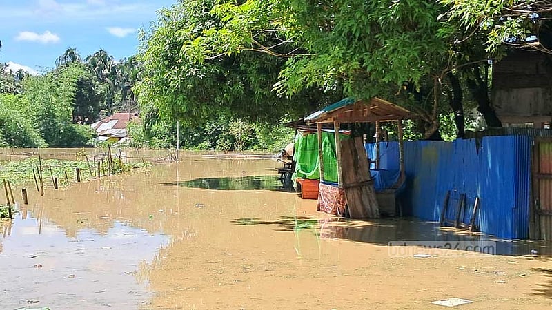 খাগড়াছড়িতে পাহাড়ি ঢলে নিম্নাঞ্চল প্লাবিত, পানিবন্দি ৫ শতাধিক পরিবার