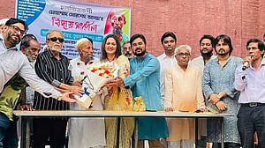 এফডিসিতে চার দশকের মায়া কাটিয়ে অবসরে খোরশেদ