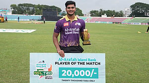 শান্তর শূন্য, সাব্বিরের তিন ছক্কার ঝলক, অভিষেকেই নায়ক মাহফিজুল