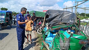 মানিকগঞ্জে অটোরিকশা ও সিমেন্ট বোঝাই ট্রাকের সংঘর্ষে নিহত ২