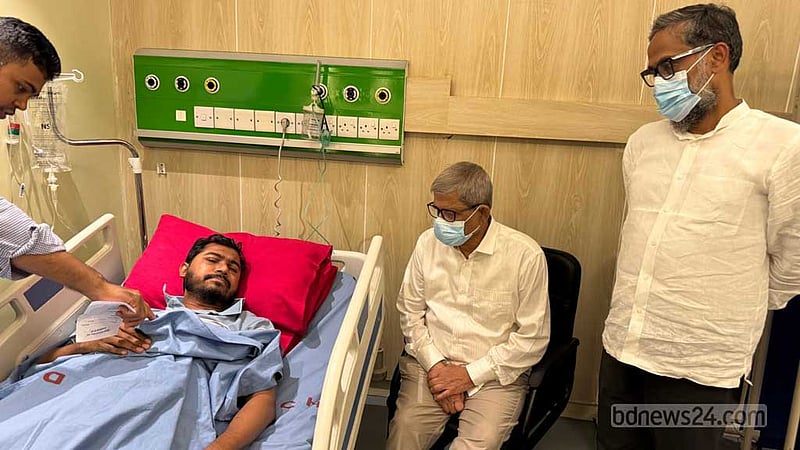 নুর ও লুৎফুরকে দেখতে হাসপাতালে মির্জা ফখরুল