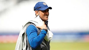 পাকিস্তানি অধিনায়ক হতে চান ধোনির মতো