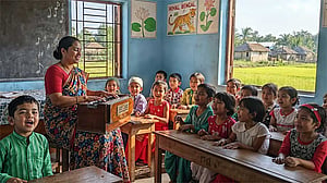 প্রাথমিকে সংগীত শিক্ষক: বিরোধিতা নয়, শিশুর বিকাশই হওয়া উচিত অগ্রাধিকার