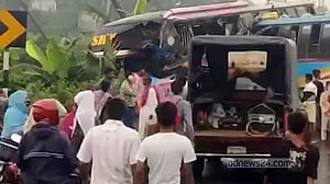 ময়মনসিংহে দুই বাসের সংঘর্ষে নিহত ২