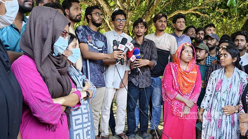 উপাচার্যকে ক্ষমা চাইতে বললেন বাকৃবি শিক্ষার্থীরা, অন্যথায় ‘কঠোর আন্দোলন’