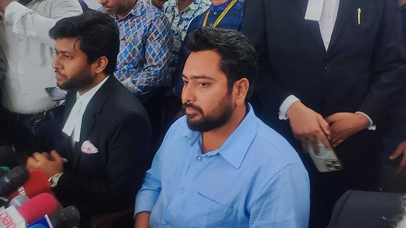 জীবন হুমকির মুখে পড়লে আত্মগোপনে চলে যাই: ট্রাইব্যুনালে নাহিদ
