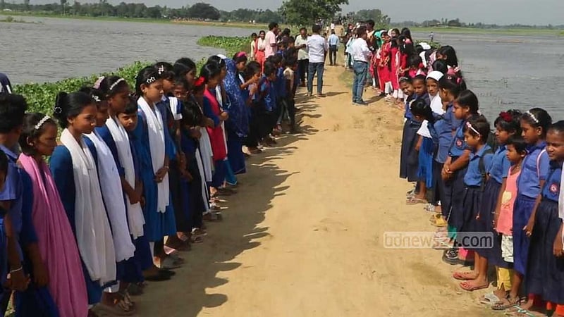 নওগাঁয় পাঁচ কিলোমিটার সড়কে দুর্ভোগ, পাকা করণের দাবি