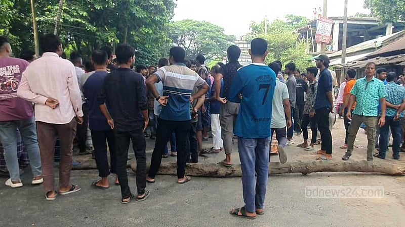 নাটোরে অফিসে যাওয়ার পথে ট্রাক চাপায় প্রাণ গেল সাইকেল আরোহীর