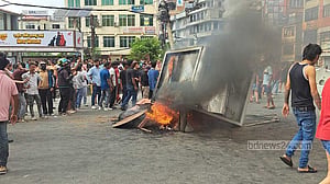 নেপালে বাংলাদেশিদের বাইরে বের না হওয়ার পরামর্শ
