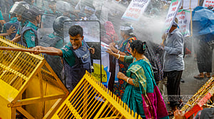 বেসরকারি শিক্ষকদের ওপর পুলিশের জলকামান