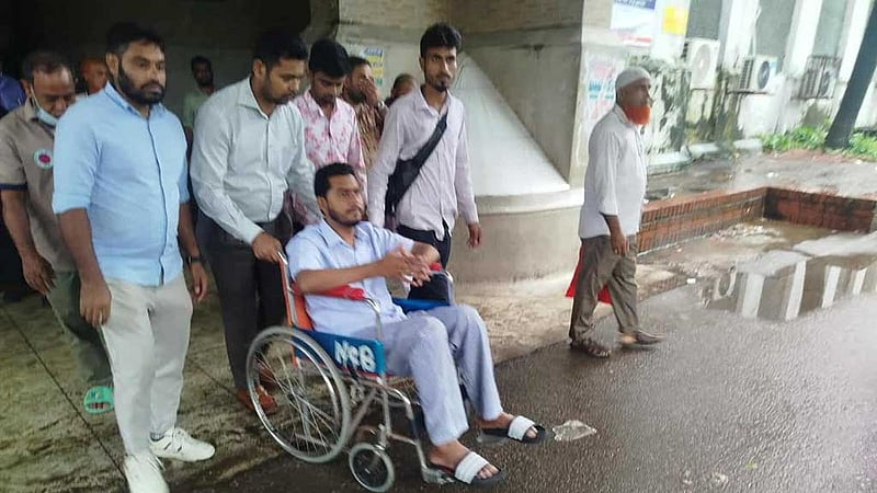 চিকিৎসার জন্য সিঙ্গাপুরে গেলেন নুর