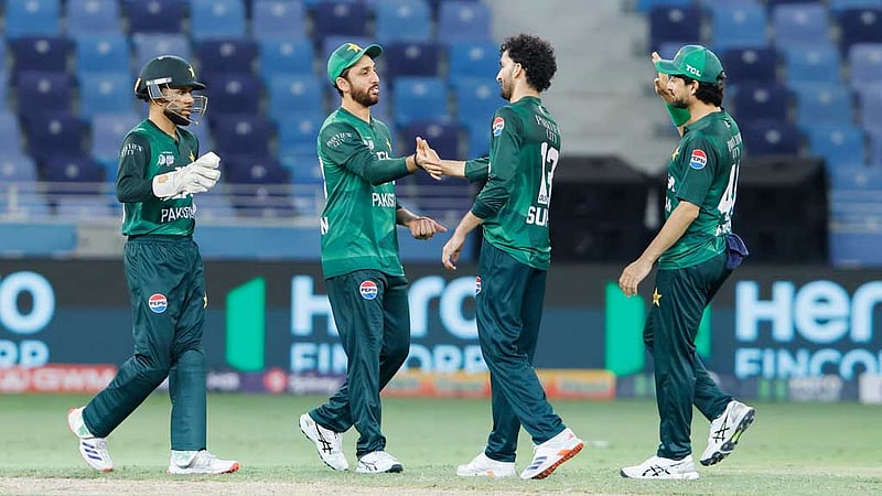 ‘আমরা ক্লাব পর্যায়ের ক্রিকেট খেলছি’, সালমান-নাওয়াজদের ধুয়ে দিলেন শোয়েব