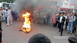 দুই ঘণ্টা পর পল্টন মোড় ছাড়ল গণ অধিকার পরিষদ