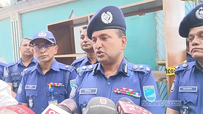 ‘নুরাল পাগলা’র মাজারে হামলা: নিরপরাধ কাউকে হয়রানি নয়, বললেন ডিআইজি