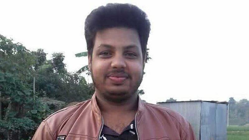রাসেলকে হাতুড়ি দিয়ে পিটিয়েছে, কুপিয়েছে: ‘নুরাল পাগলার’ দরবারে হামলায় নিহতের বাবা