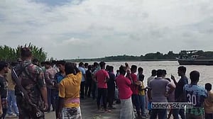 রাজশাহীতে পদ্মায় নৌকা ডুবে একজনের মৃত্যু, নিখোঁজ ২