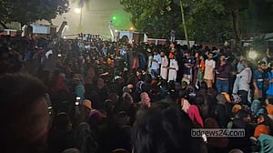 আন্দোলনের মুখে ফের রাবির ‘পোষ্য কোটা’ স্থগিতের ঘোষণা