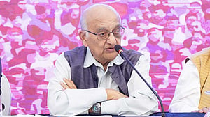 সরকারের ৬ মাসও সময় নেই, কী সংস্কার হবে জানি না: রেহমান সোবহান
