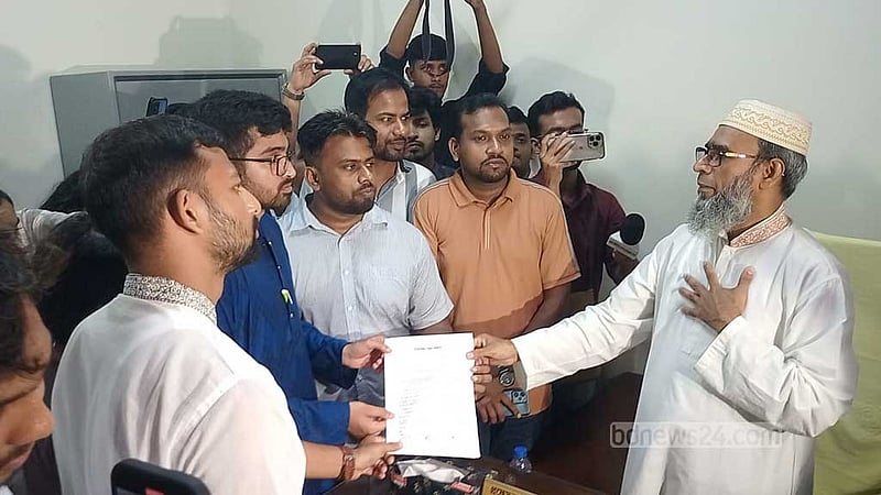 রাকসু: স্বচ্ছ ব্যালট বাক্স এবং হাতে গণনা চায় ছাত্রদল
