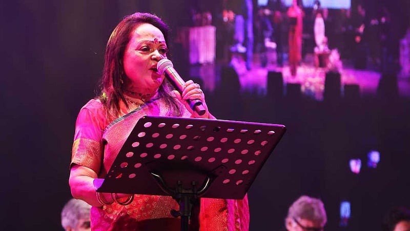 গান ও গল্পে সাবিনা ইয়াসমিনকে সম্মাননা