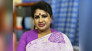সাতক্ষীরা জেলা আওয়ামী লীগের নেতা ও কণ্ঠশিল্পী রত্না গ্রেপ্তার