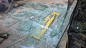 সোহাগ পরিবহনে হামলা: এক আসামির রিমান্ড, আরেকজন কারাগারে