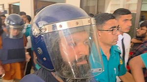 স্ত্রীকে নামাজ পড়ে দোয়া করার বার্তা দিয়েছেন সোলায়মান