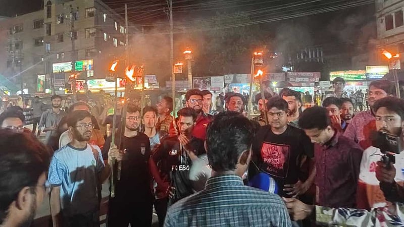 চবি, বাকৃবিতে হামলার প্রতিবাদে শাবিতে মশাল মিছিল