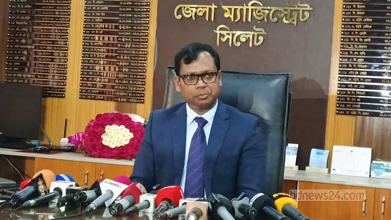 ডিসি সরওয়ারের বহাল চেয়ে মানববন্ধন, মাজারের দানবাক্স সিলগালা প্রত্যাহার দাবিতে বিবৃতি